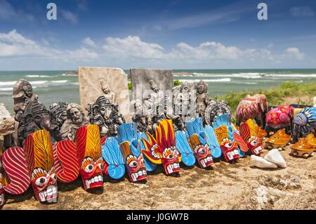 Traditionelle Holzschnitzereien buntere Zeremonienmasken, Galle, Sri Lanka Stockfoto