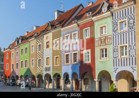 Reihe von bunten Fassade der Häuser am Altmarkt in Poznan, Polen. Stockfoto