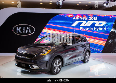 New York, NY - 12. April 2017. Der KIA-Niro, ein Hybridauto Benzin/Elektro-Plug-in. Stockfoto