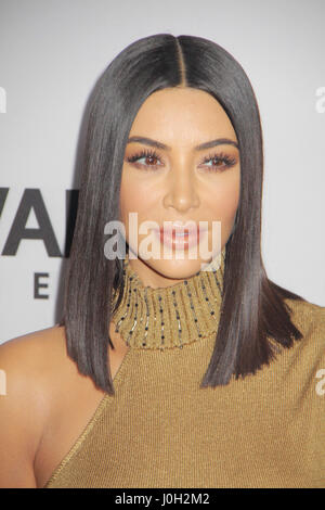 Los Angeles, USA. 12. April 2017. Kim Kardashian West 12.04.2017 der US-Premiere von "The Promise" auf dem TCL Chinese Theater in Hollywood, CA Kredit statt: Cronos/Alamy Live News Stockfoto