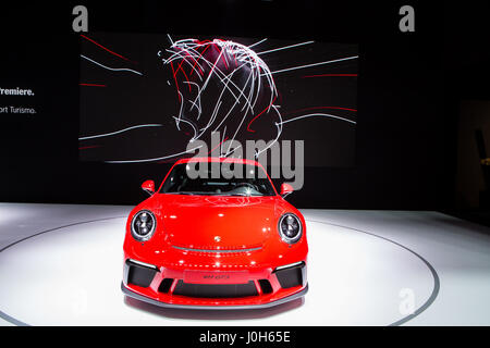 New York, USA. 12. April 2017. Der neue Porsche 911 GT3, mit 500hp bei 8250 u/min möglich, 0-60 in 3,2 Sekunden. Bildnachweis: VWPics/Alamy Live-Nachrichten Stockfoto