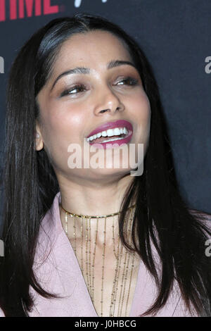 Beverly Hills, CA, USA. 13. April 2017. LOS ANGELES - 13 APR: Freida Pinto bei der Guerilla ''-'' FYD Veranstaltung bei der Writer Guild von Amerika Theater am 13. April 2017 in Beverly Hills, CA Credit: Hpa / via ZUMA Draht/ZUMA Draht/Alamy Live-Nachrichten Stockfoto