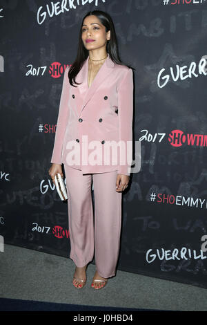 Beverly Hills, CA, USA. 13. April 2017. LOS ANGELES - 13 APR: Freida Pinto bei der Guerilla ''-'' FYD Veranstaltung bei der Writer Guild von Amerika Theater am 13. April 2017 in Beverly Hills, CA Credit: Hpa / via ZUMA Draht/ZUMA Draht/Alamy Live-Nachrichten Stockfoto