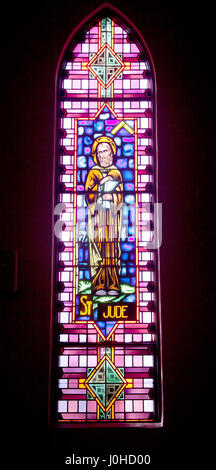 Buntglas Kirchenfenster des Apostels St. Jude, 2016 Stockfoto