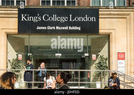 Der Eingang zum King's College London, James Clerk Maxwell Gebäude, Waterloo, Lambeth, London, Großbritannien Stockfoto