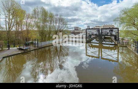 Blick auf das Schiffshebewerk Anderton nahe dem Dorf von Anderton in Northwich, Cheshire Stockfoto