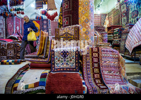 Teppichgeschäft in Vakil-Basar, Hauptbasar Shiraz Shiraz Stadt, Hauptstadt der Provinz Fars im Iran Stockfoto