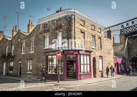 Viktorianischen Reihenhaus befindet sich in der Nähe von Waterloo Station auf Roupell Straße in Lambeth, London, SE1, UK. Stockfoto