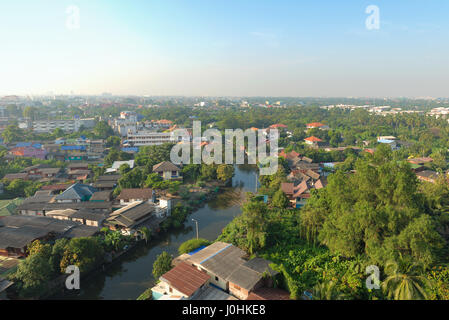 Eines Kanals bei Sonnenaufgang in Bangkok, Thailand Stockfoto