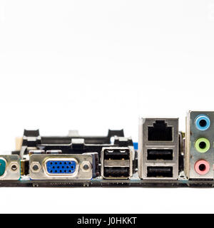 Anschluss der Hauptplatine des Computers, isoliert auf weißem Hintergrund. Stockfoto