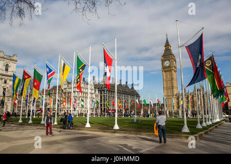 Die Fahnen des Commonwealth umgeben am Commonwealth Parliament Square, die jährliche Feier des Commonwealth Of Nations am zweiten Montag im März abgehaltenen Featuring: Atmosphäre, Aussicht wo: London, Vereinigtes Königreich bei: 13. März 2017 Stockfoto