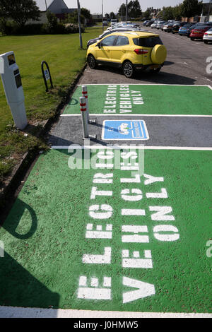 Elektrofahrzeug aufladen Punkt Prestwick Stockfoto