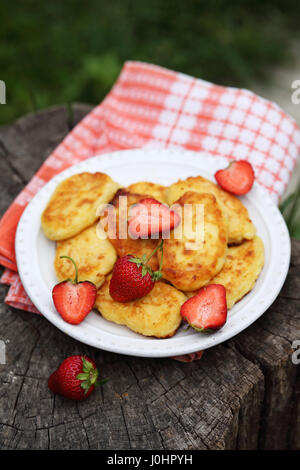 Pfannkuchen aus Hüttenkäse Stockfoto