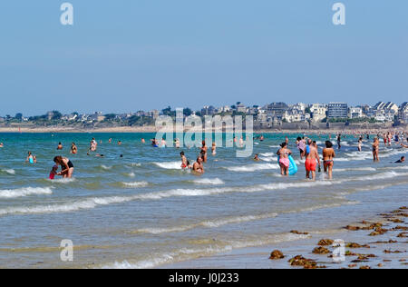 Sillon Strand im Sommer (Saint-Malo, Bretagne, Frankreich). Stockfoto