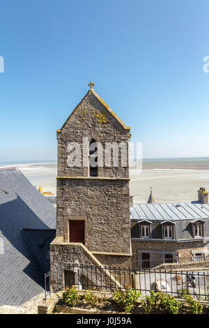 Église St-Pierre, Mont St-Michel. Die Pfarrkirche St. Peter stammt aus dem 15. Und 16. jahrhundert in der Normandie, Frankreich. Stockfoto