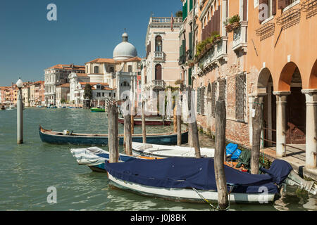 Frühling Afternooon am Canal Grande, Sestiere Cannaregio, Venedig, Italien. Stockfoto