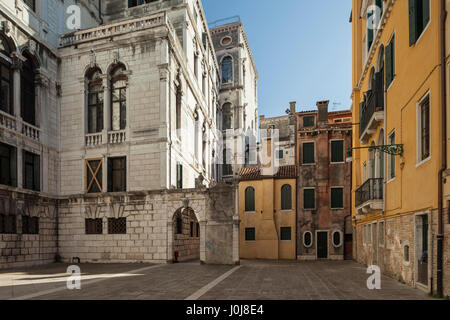 Frühling-Nachmittag am Conservatorio di Musica Benedetto Marcello, Sestiere San Marco, Venedig, Italien. Stockfoto