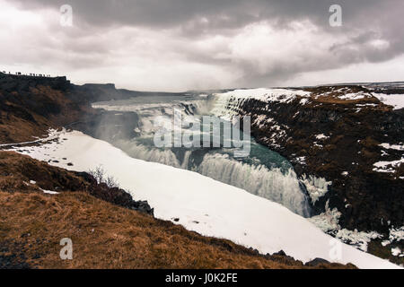 Die kultigen Gullfoss Wasserfall, Teil der Golden Circle und eines der beliebtesten Naturwunder in West-Island Stockfoto