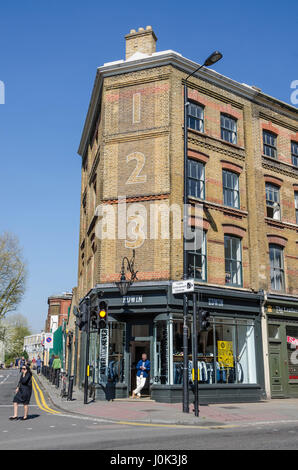 Edwin speichern auf der Ecke der Brick Lane und Bethnal Green Road in East London. Stockfoto