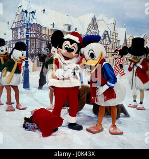 Walt Disneys Fröhliche Weihnachten, Weihnachtsrevue Für Kleine Und Große Kinder, Deutschland 1984, Regie: Gerit Neuhaus, Mitwirkende: Micky Maus, Donald Duck Stockfoto