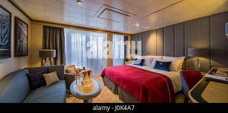 Luxus-Kabine - Interieur von der Queen Mary 2. Cunard Queen Mary 2