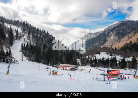 Ski Pisten und Lifte Stationen im Skigebiet, Kolasin, Montenegro Stockfoto