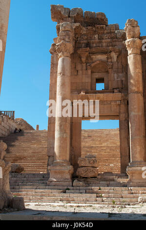 Die Kathedrale, die ehemaligen Tempel des Dionysos umgebaut im 4. Jahrhundert als eine byzantinische Kirche, in der archäologische Stadt Jerash Gerasa des Altertums Stockfoto