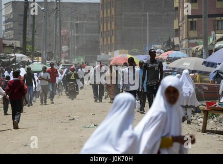 Kenia, Nairobi, Flüchtlinge aus Somalia in vorstädtischen Eastleigh auch genannt Little Mogadischu durch große somalische Bevölkerung / KENIA, Nairobi, Stadtteil Ost-Leigh der Durch Seinen Hohen Anteil einer Somalischen Fluechtlingen Auch Klein Mogadischu dimmed Wird Stockfoto