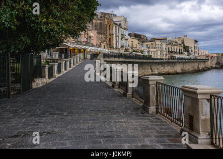 Blick vom Alfeo Promenade auf der Insel Ortygia, historischen Teil der Stadt Syrakus, südöstlichen Ecke der Insel Sizilien, Italien Stockfoto