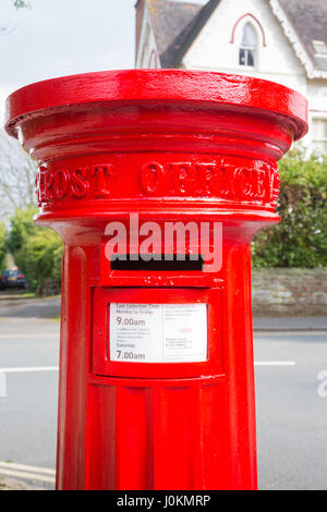 Red Victorian Posting Box Briefkasten Great Malvern Worcestershire UK Stockfoto