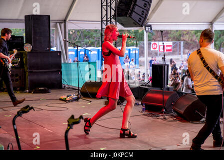 MADRID - SEP 10: Dagny (norwegische Popmusiker) führt im Konzert beim Dcode Music Festival am 10. September 2016 in Madrid, Spanien. Stockfoto