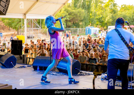 MADRID - SEP 10: Dagny (norwegische Popmusiker) führt im Konzert beim Dcode Music Festival am 10. September 2016 in Madrid, Spanien. Stockfoto