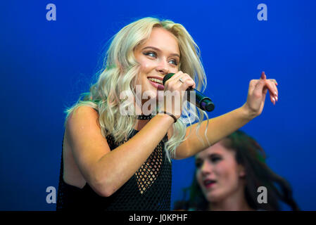 MADRID - SEP 10: Zara Larsson (Sänger) führt im Konzert beim Dcode Music Festival am 10. September 2016 in Madrid, Spanien. Stockfoto