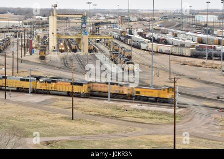 Bailey trainieren Hof, trainieren der weltweit größte Klassifizierung Hof, von der Aussichtsplattform am Golden Spike Tower, North Platte, Nebraska angesehen. Stockfoto