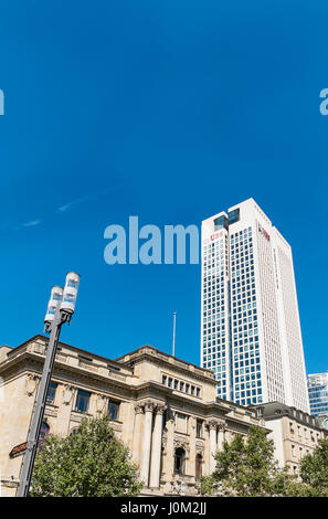 Opernturm, Hauptsitz der Ubs deutschen Büros Stockfoto