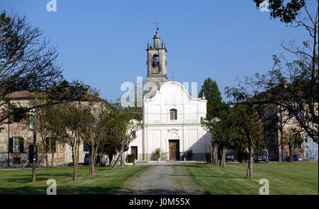 Die Kirche San Benedetto Priorato ist eine katholische barocke Kultstätte befindet sich im Priorat, einem kleinen Weiler der Werke, in der Provinz Parma. Stockfoto