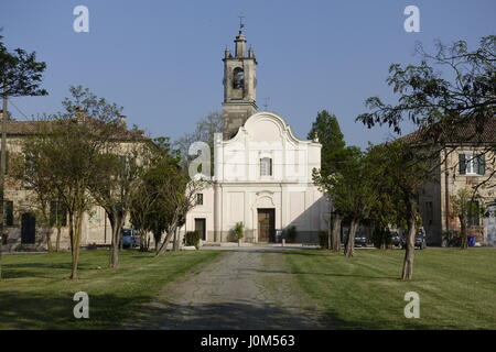 Die Kirche San Benedetto Priorato ist eine katholische barocke Kultstätte befindet sich im Priorat, einem kleinen Weiler der Werke, in der Provinz Parma. Stockfoto