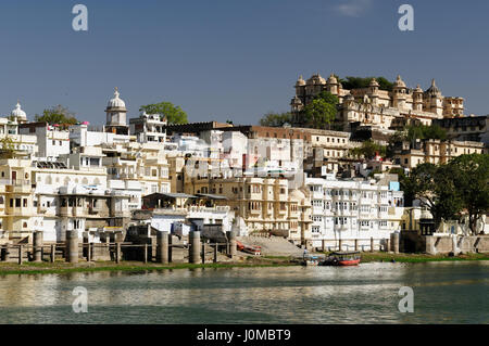 Bzw auf das Stadtschloss in Udajpur, Indien. Rajasthan Stockfoto