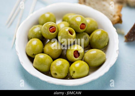 Grüne Oliven Gefüllte Paprika Stockfoto