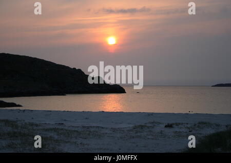 Achmelvich beach Sonnenuntergang in Schottland Mai 2006 Stockfoto