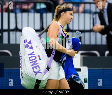 BIEL, Schweiz - 11 APRIL: Belinda Bencic in Aktion beim Tennisturnier 2017 Ladies Open Biel WTA International Stockfoto