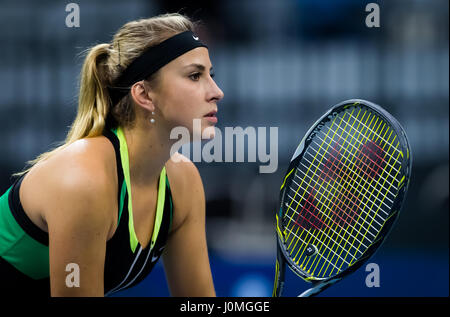 BIEL, Schweiz - APRIL 10: Belinda Bencic in Aktion beim Tennisturnier 2017 Ladies Open Biel WTA International Stockfoto