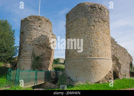 Bungay Suffolk UK, bleibt der Norman Schloss von Sir Hugh Bigod im Zentrum von Bungay, Suffolk, England, UK Stockfoto