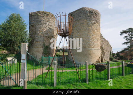 Bungay, Suffolk, bleibt der Norman Schloss von Sir Hugh Bigod im Zentrum von Suffolk Stadt Bungay, England, UK Stockfoto