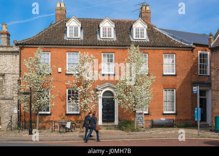 Bungay Suffolk UK, aufgeführt Earsham House eine Klasse ll georgianischen Stadthaus im Zentrum von Bungay in Suffolk, England. Stockfoto