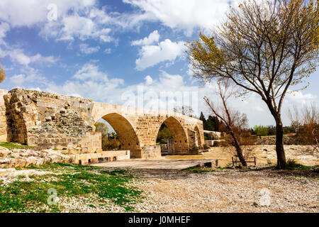 Türkei, Antalya, in der Nähe von Aspendos, späten römischen Brücke über den Fluss Flusses Eurymedon (moderne Köprüca). Stockfoto