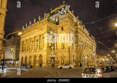 Das Prager Nationaltheater ist ein Symbol der tschechische nationale Identität und kulturelles Erbe und ein nationales Monument der tschechischen Geschichte und Kunst. Stockfoto