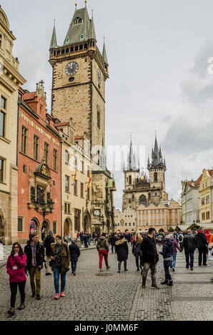 Die Prager astronomische Uhr wurde im Jahre 1410, damit die drittälteste astronomische Uhr der Welt und die älteste noch in Betrieb installiert. Stockfoto