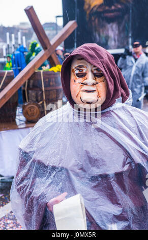 BASEL, Schweiz - März 08: Teilnahme an der Basler Fasnacht in Basel, Schweiz am 8. März 2017. Die Basler Fasnacht ist als eine gelistet Stockfoto
