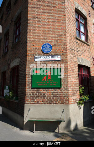 Rotherhithe Bild Forschungsbibliothek & Sands Filmstudio, St Marychurch Street, Southwark, London, England, UK. Stockfoto